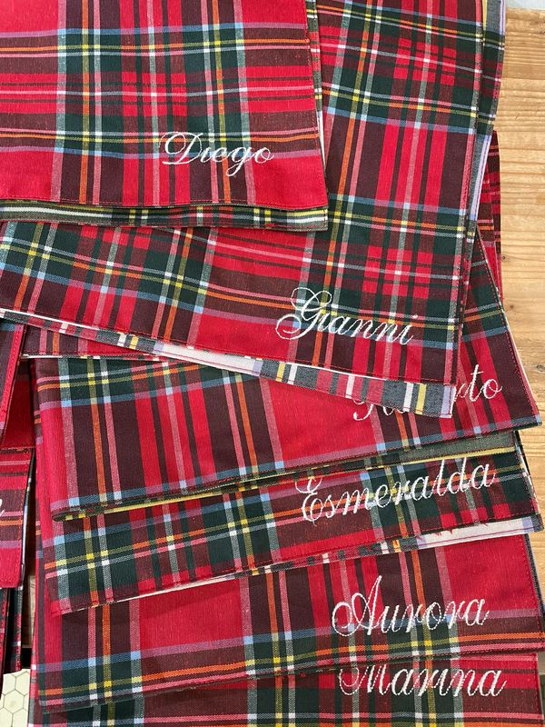 Personalizzazione Tovagliette con Ricamo