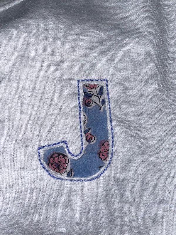 Ricamo Creativo Base: Ricamo Intagliato su Felpa