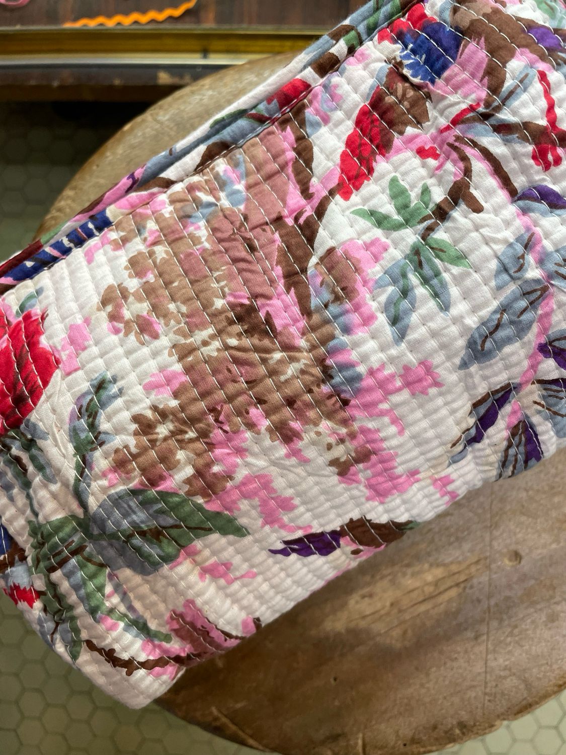 Beauty Indiani Fiori Rosa Base Bianca