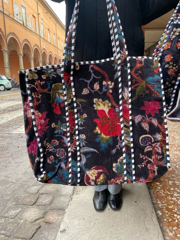 Tote Bag Indiane Velluto Fiori Base Nera