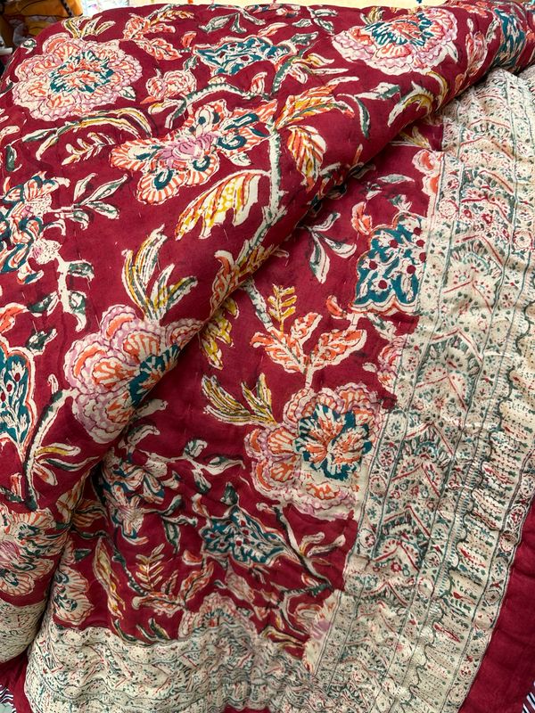 Trapunta Morbida 270x270 MATRIMONIALE Rossa Fiori Beige Trapunta Morbida 270x270 MATRIMONIALE Rossa Fiori Beige