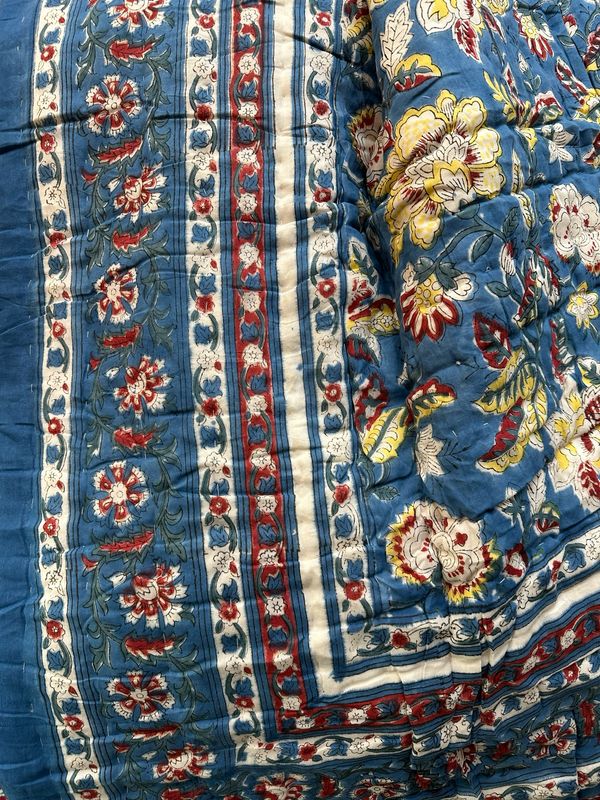 Trapunta Morbida 150x225 SINGOLO Bluette e Fiori Gialli Trapunta Morbida 150x225 SINGOLO Bluette e Fiori Gialli