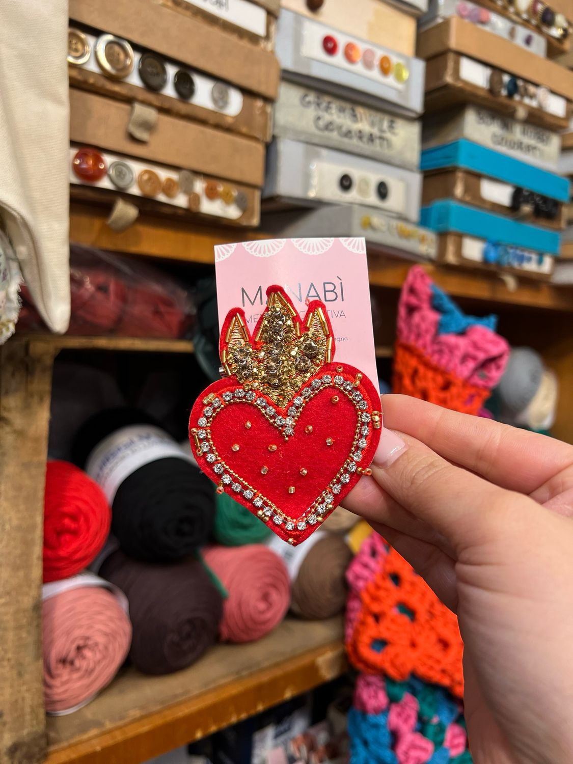 Spilla Manabì Cuore Sacro Fiamma