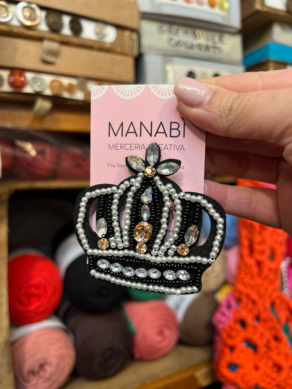 Spilla Manabì Corona Nera