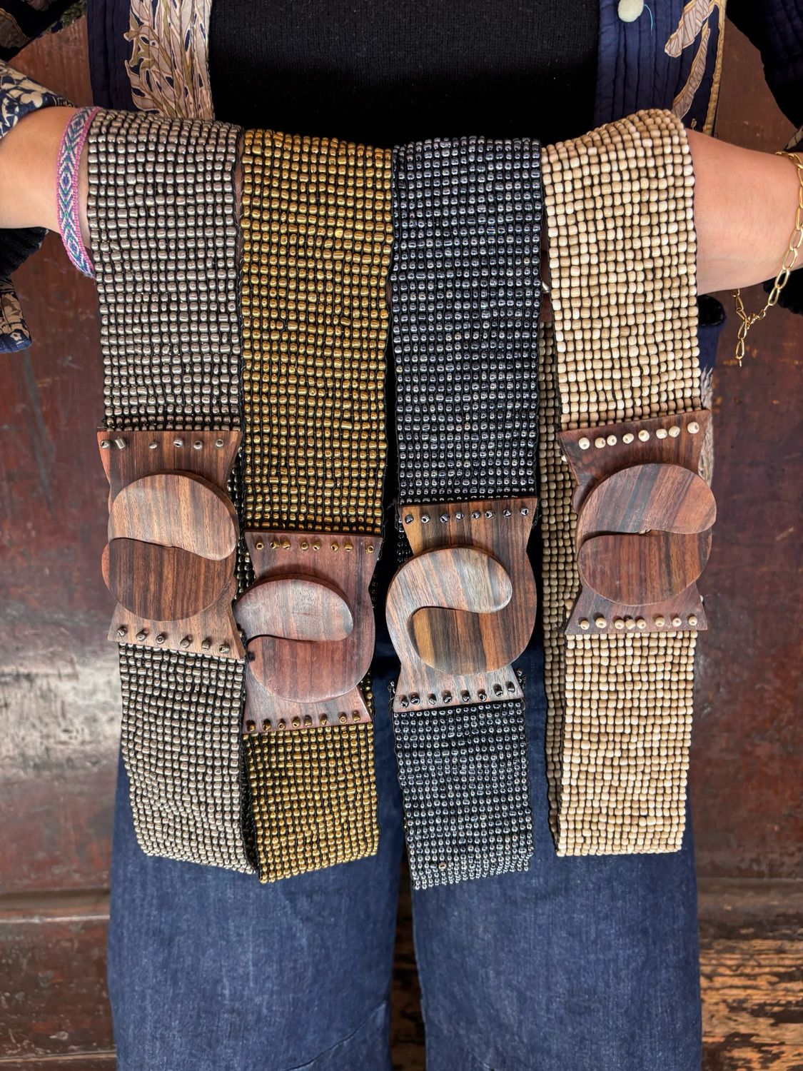 Cintura Indonesia elastica con perline