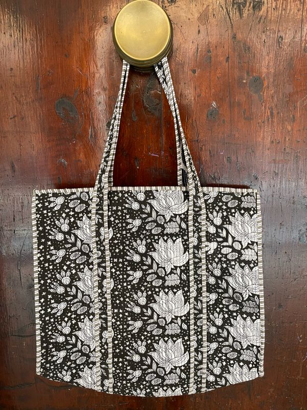 Tote Bag Indiane Cotone CON CERNIERA Fiori Bianchi fondo Nero