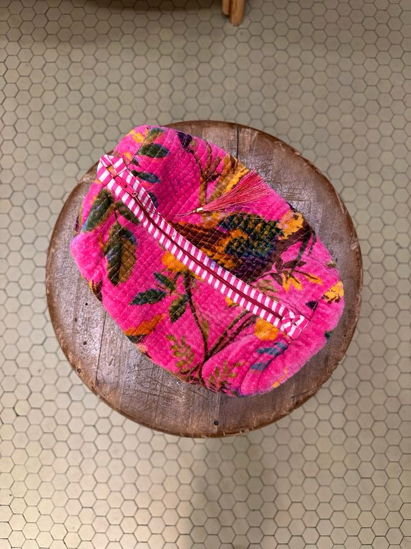Beauty Indiani Velluto Base Fucsia con Foglie Verdi
