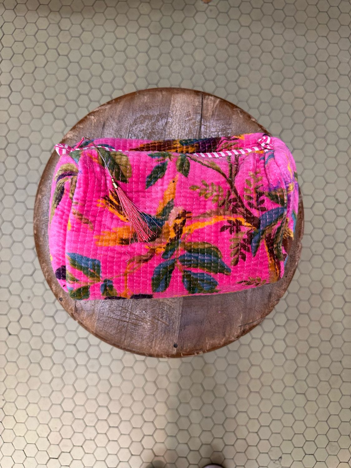 Beauty Indiani Velluto Base Fucsia con Foglie Verdi