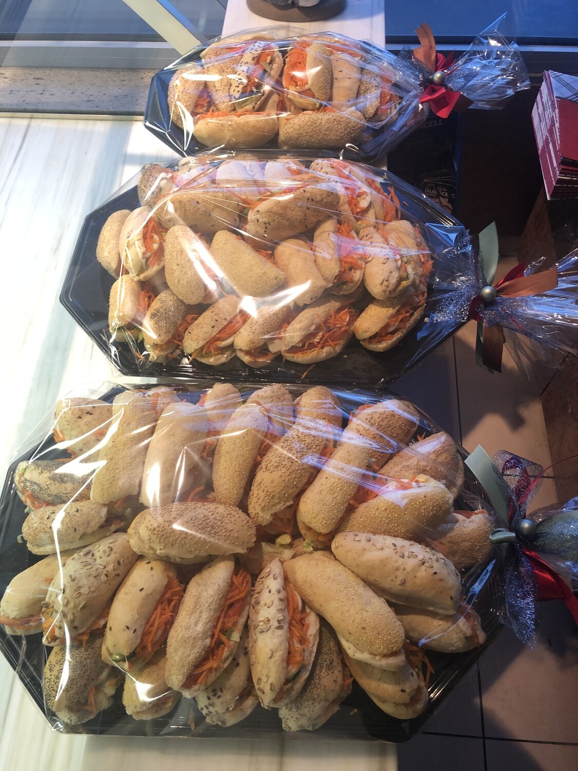 Pistolets belegd op schaal