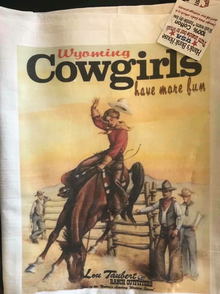 Tea Towel/Wyo cowgirls have more fun
