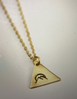 Jewelry/sunset on mountain range/gold Jewelry/sunset on mountain range/gold