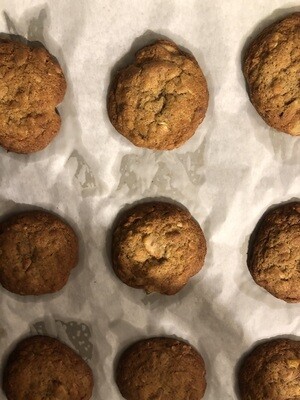 Macadamia Nut, 64 % Chcolate Cookies (4Each)