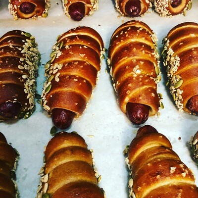 Pretzel Chicken Apple Sausage with Seeds