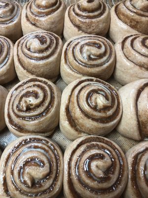 Cinnamon Raisin Roll with sliced Almonds Cinnamon Raisin Roll with sliced Almonds