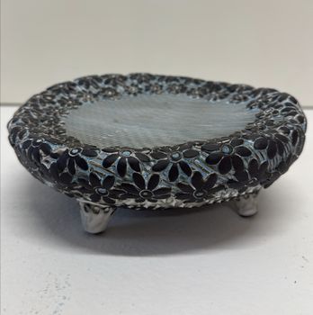 Peta Riley/ Daisy Pillow Plate