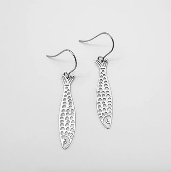 Denz and Co Mini Fishy earrings in Silver