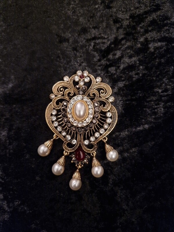 Pendant Brooch With Pearl Like Drops & Rhinestones