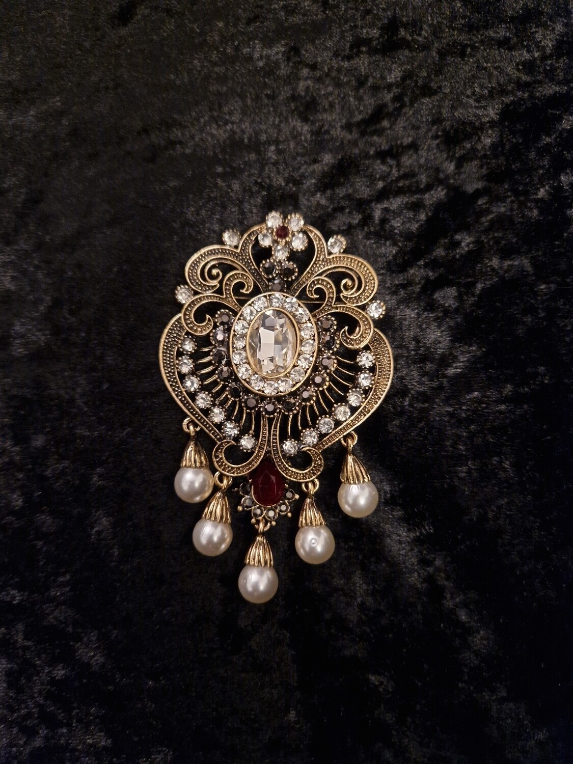 Pendant Brooch With Pearl Like Drops & Rhinestones