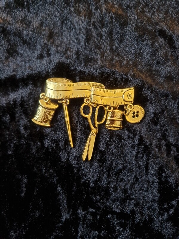 Sewing Brooch Gold Tone 