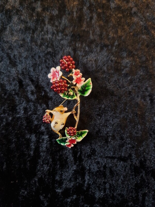 Mouse Brooch Pink