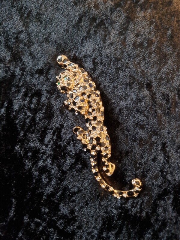 Climbing Leopard Brooch