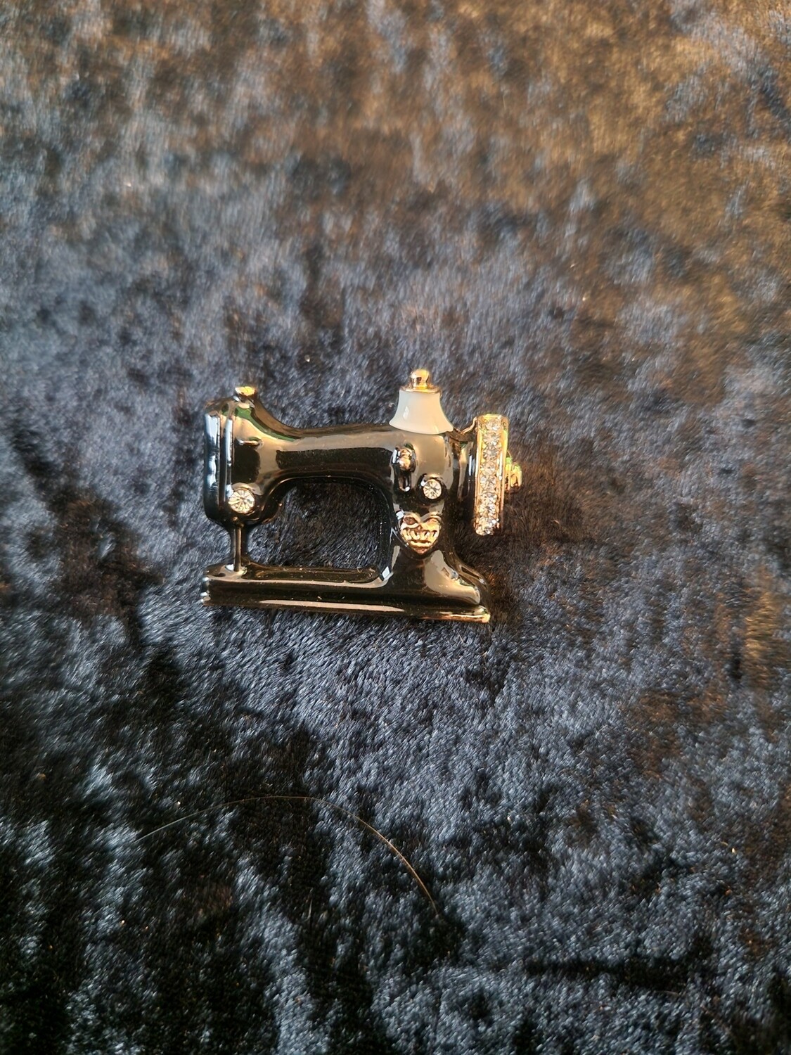 Enamel Sewing Machine Brooch