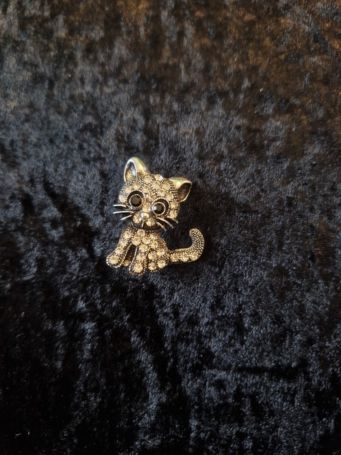Cat Brooch Silver Tone