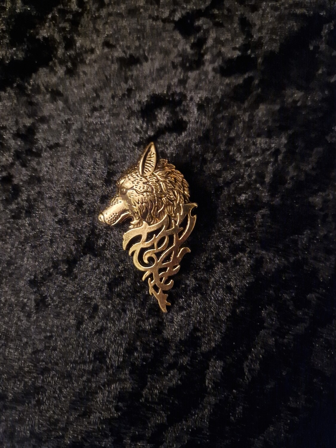 Wolf Pin Gold Tone 