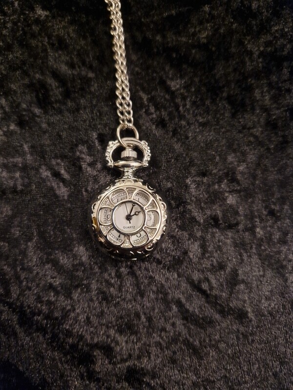 Silver Tone Quartz Pocket Watch