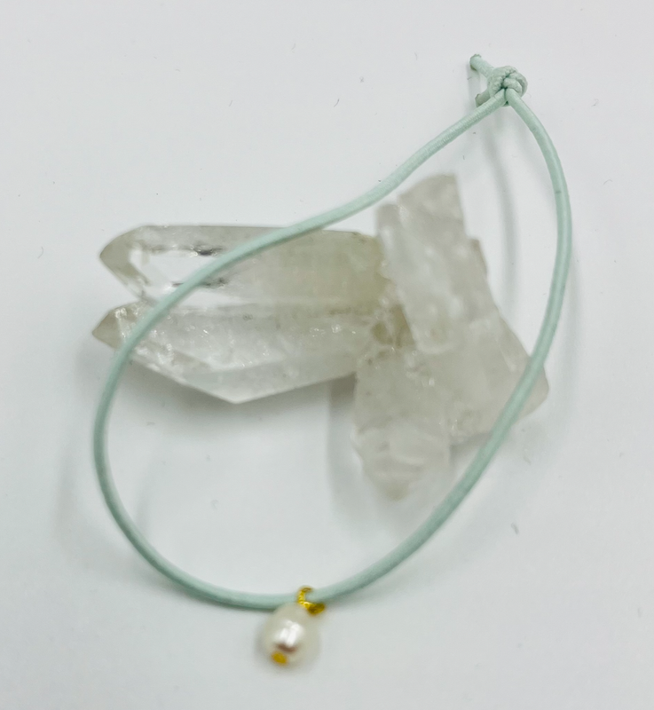 Glücksbringer Armband mit Süsswasserperle hellblau