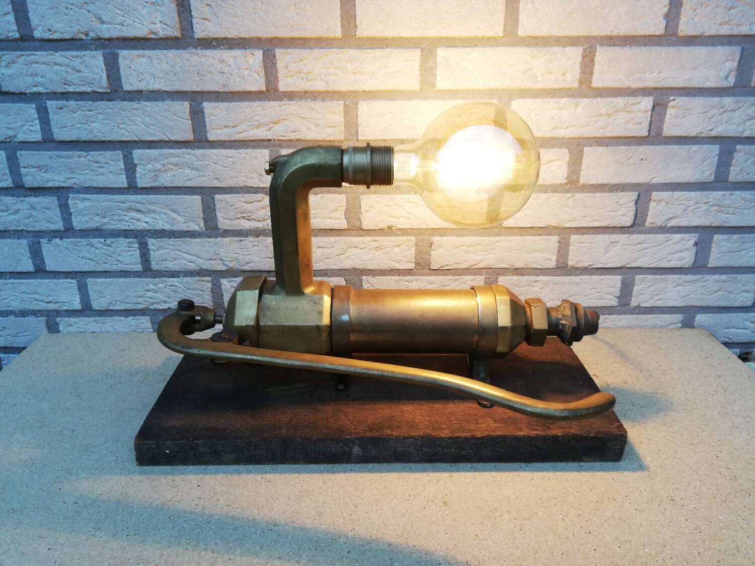 Messing waterpomp lamp