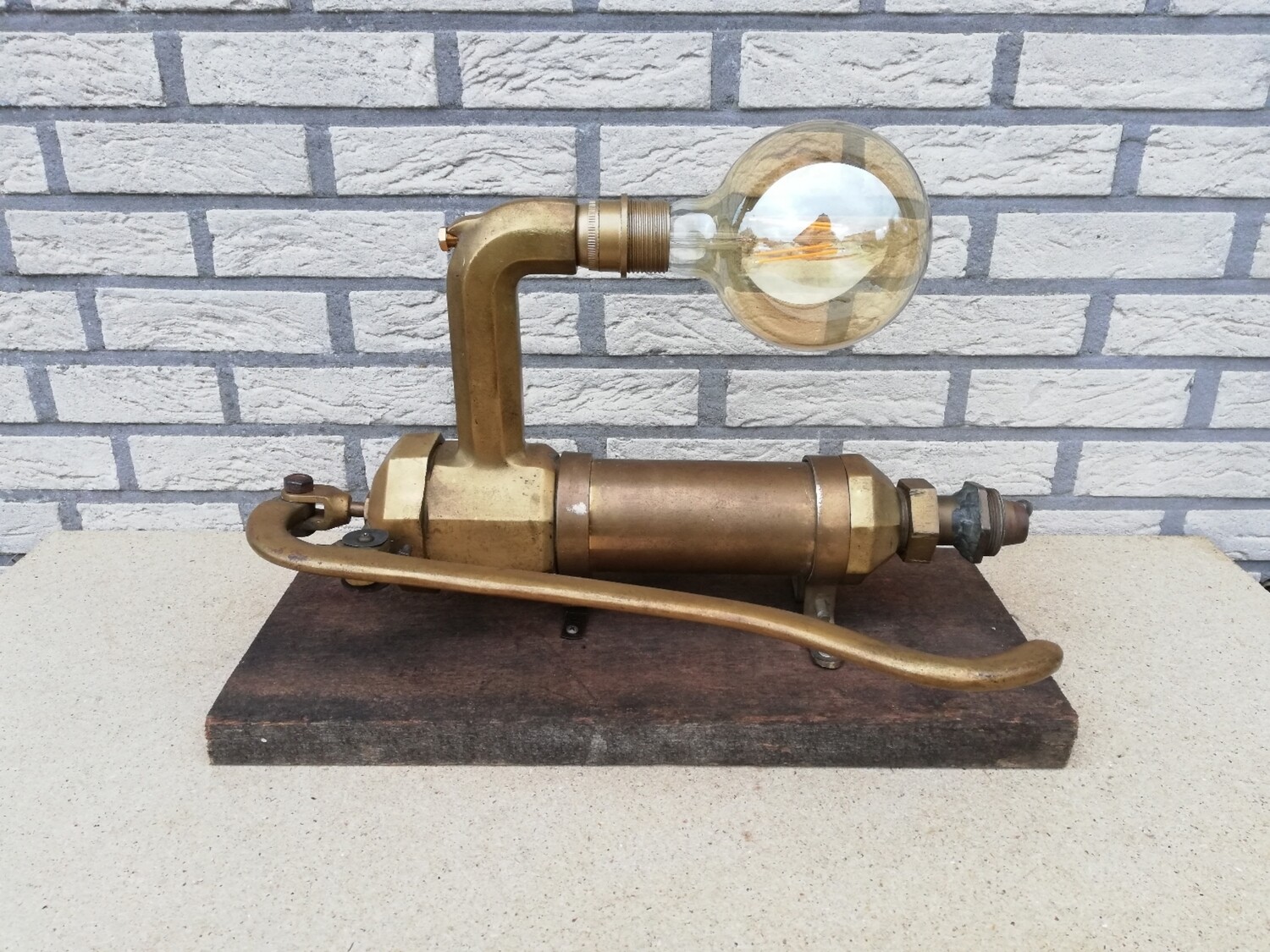 Messing waterpomp lamp