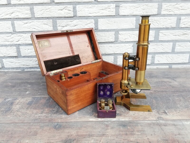 Antieke microscoop E. Gundlach 'stand 5' 1870