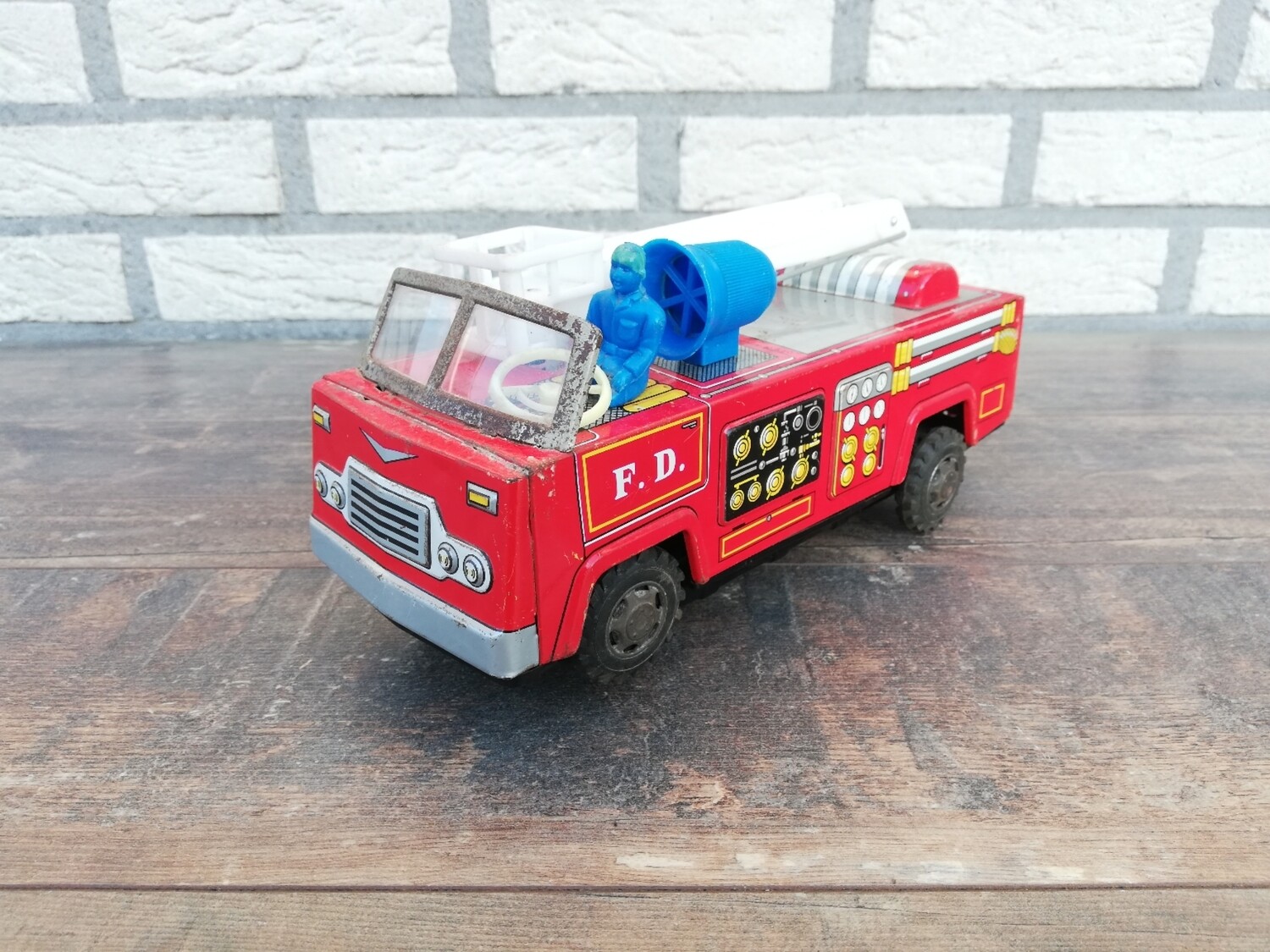 Blikken brandweerwagen 'Yano Man Toys'