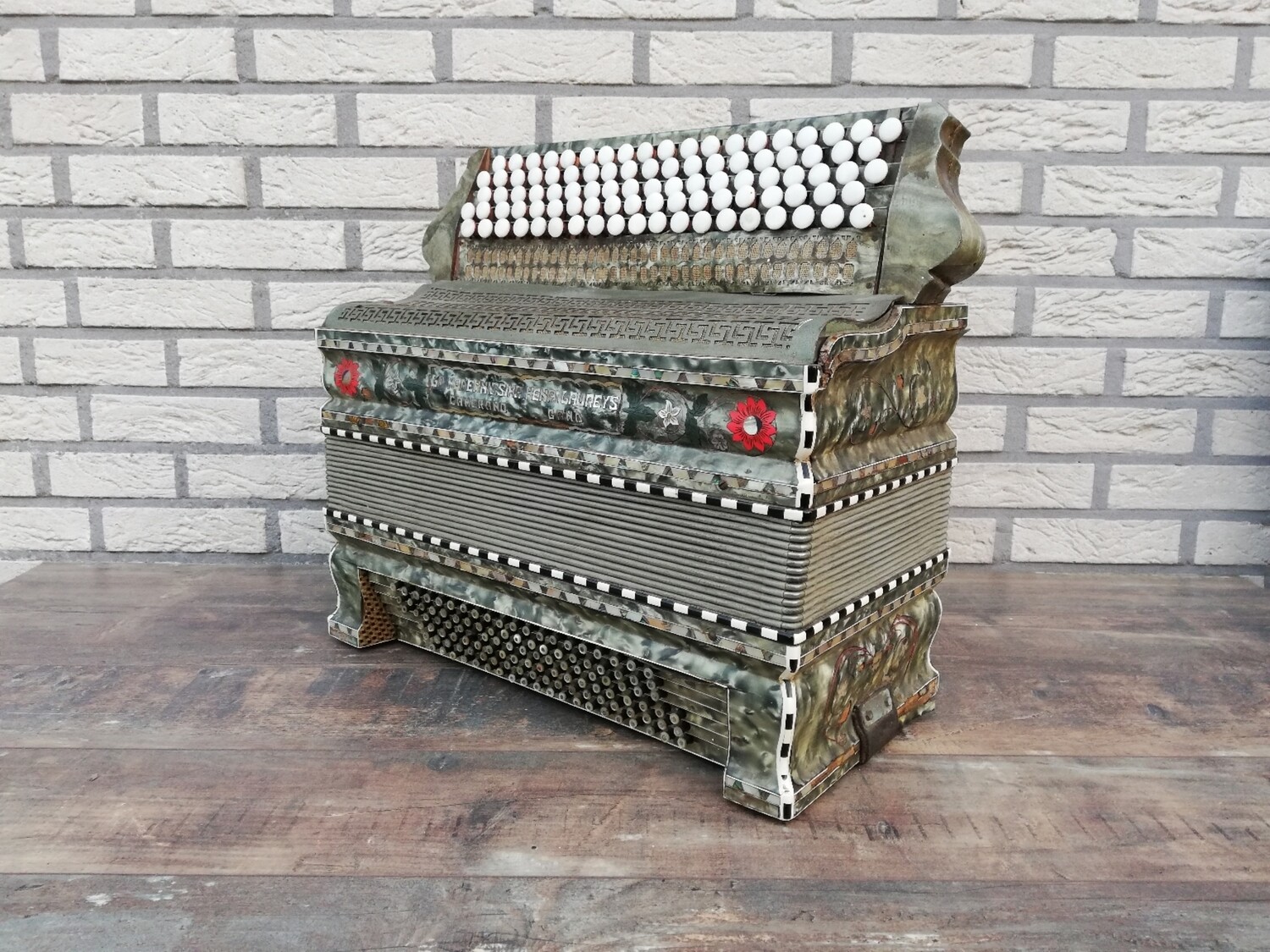 Antieke decoratieve accordeon