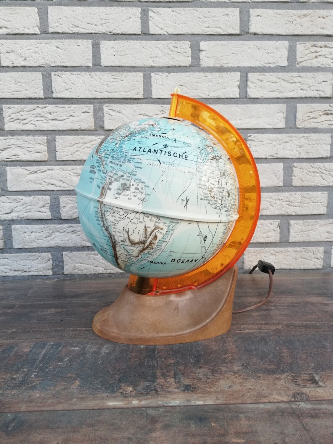 Vintage lichtgevende wereldbol MS