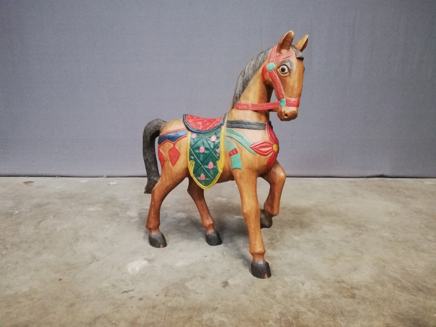 Kleurrijk houten paard