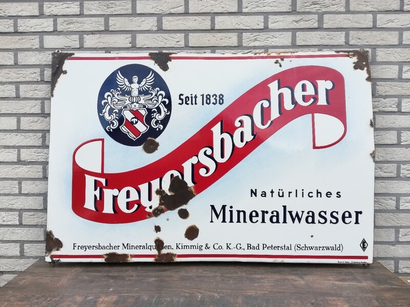 Groot emaille bord Freyersbacher mineralwasser