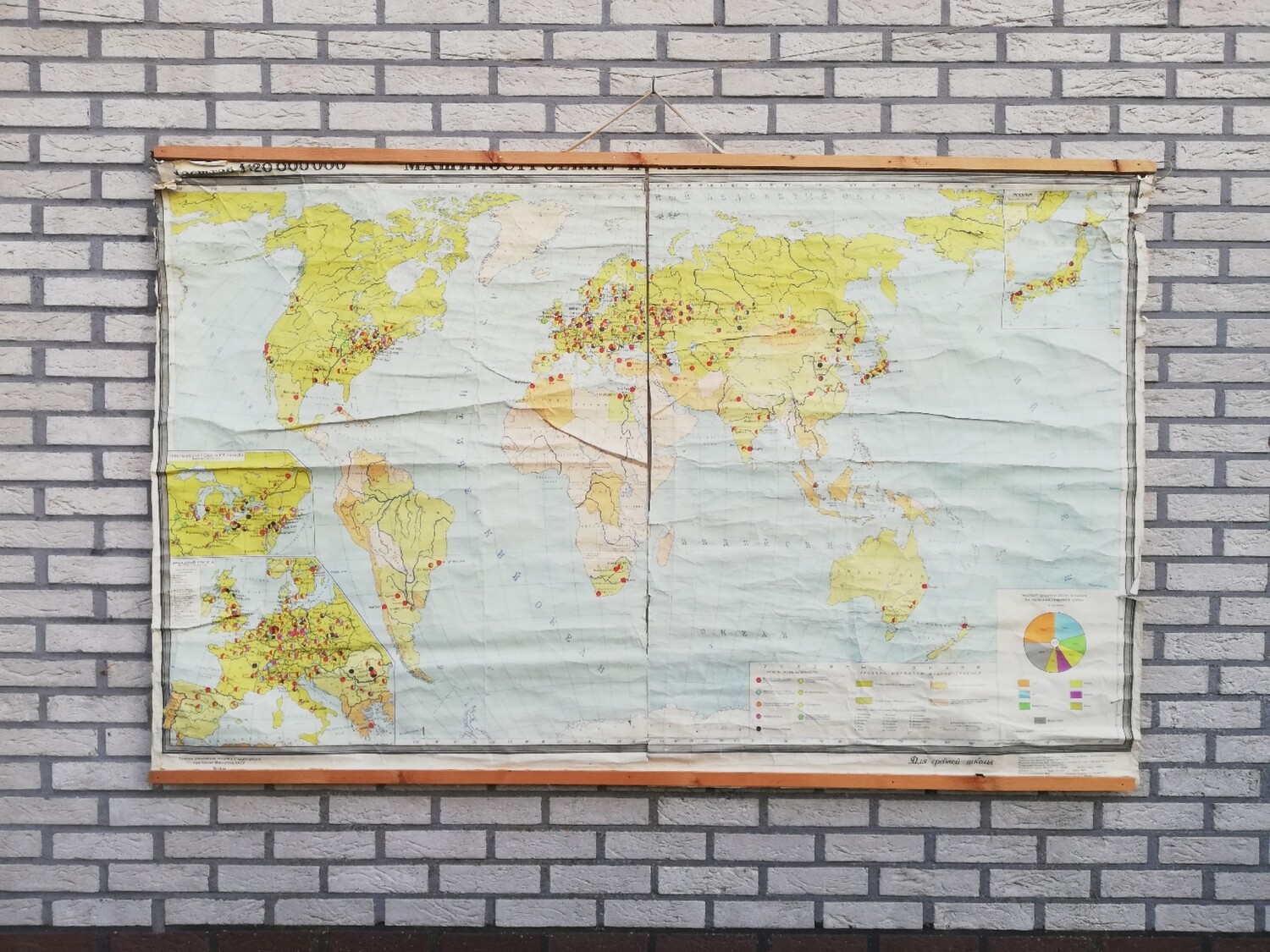 Schoolkaart (RUS) - wereldkaart / industrie