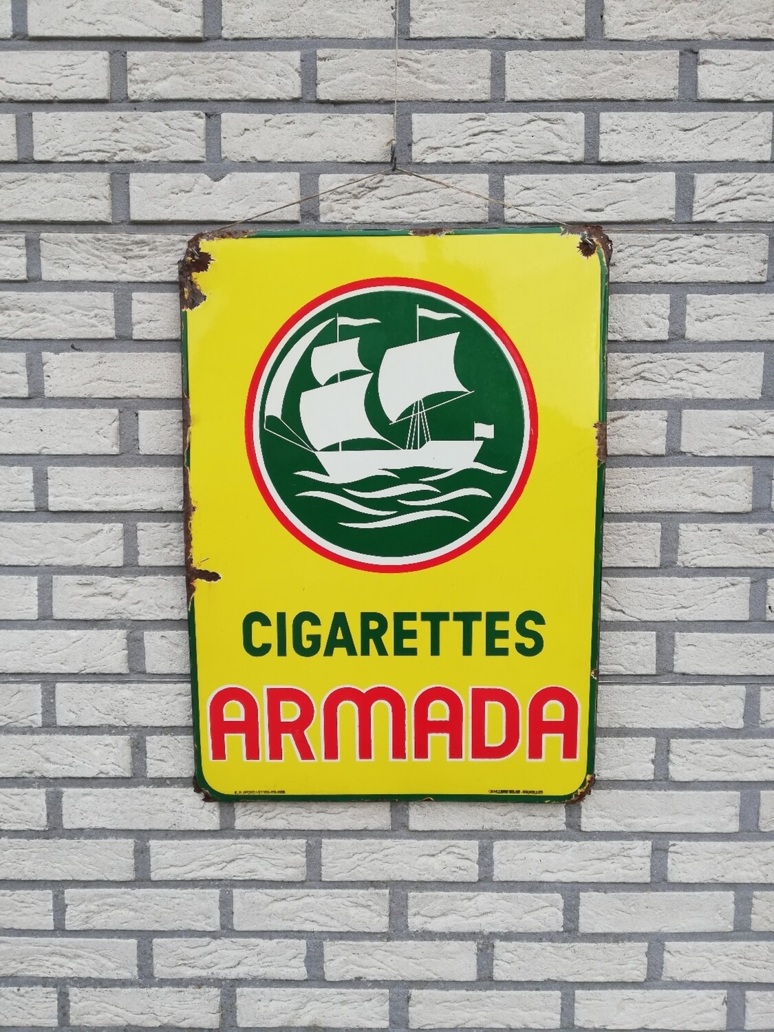 Emaille bord Cigarettes Armada, 1952