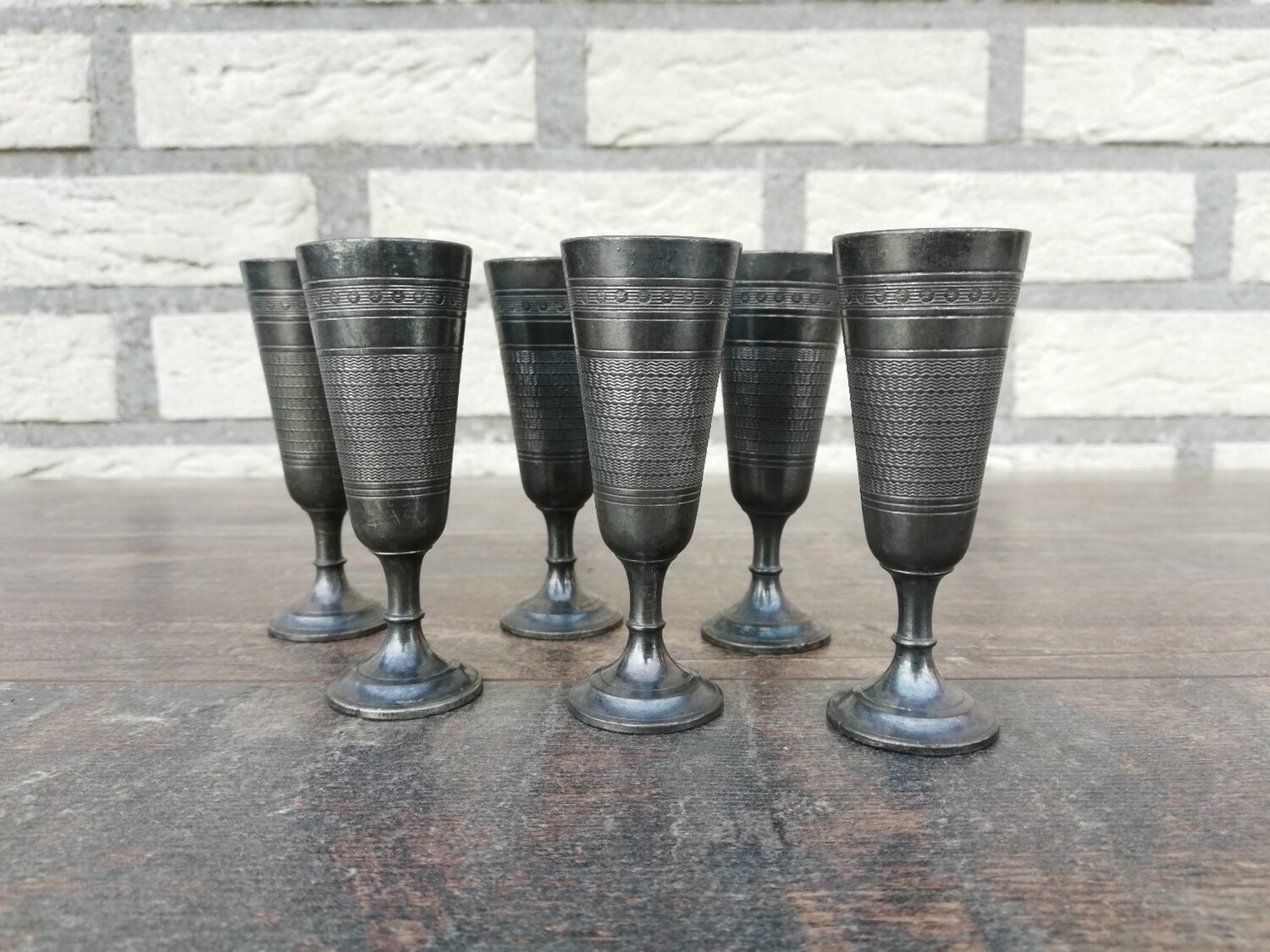 6 kleine verzilverde glaasjes