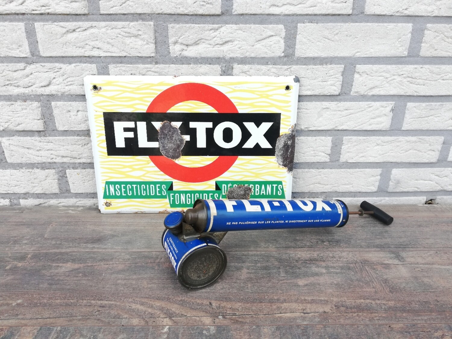 Emaille bord & gifspuit Fly-Tox