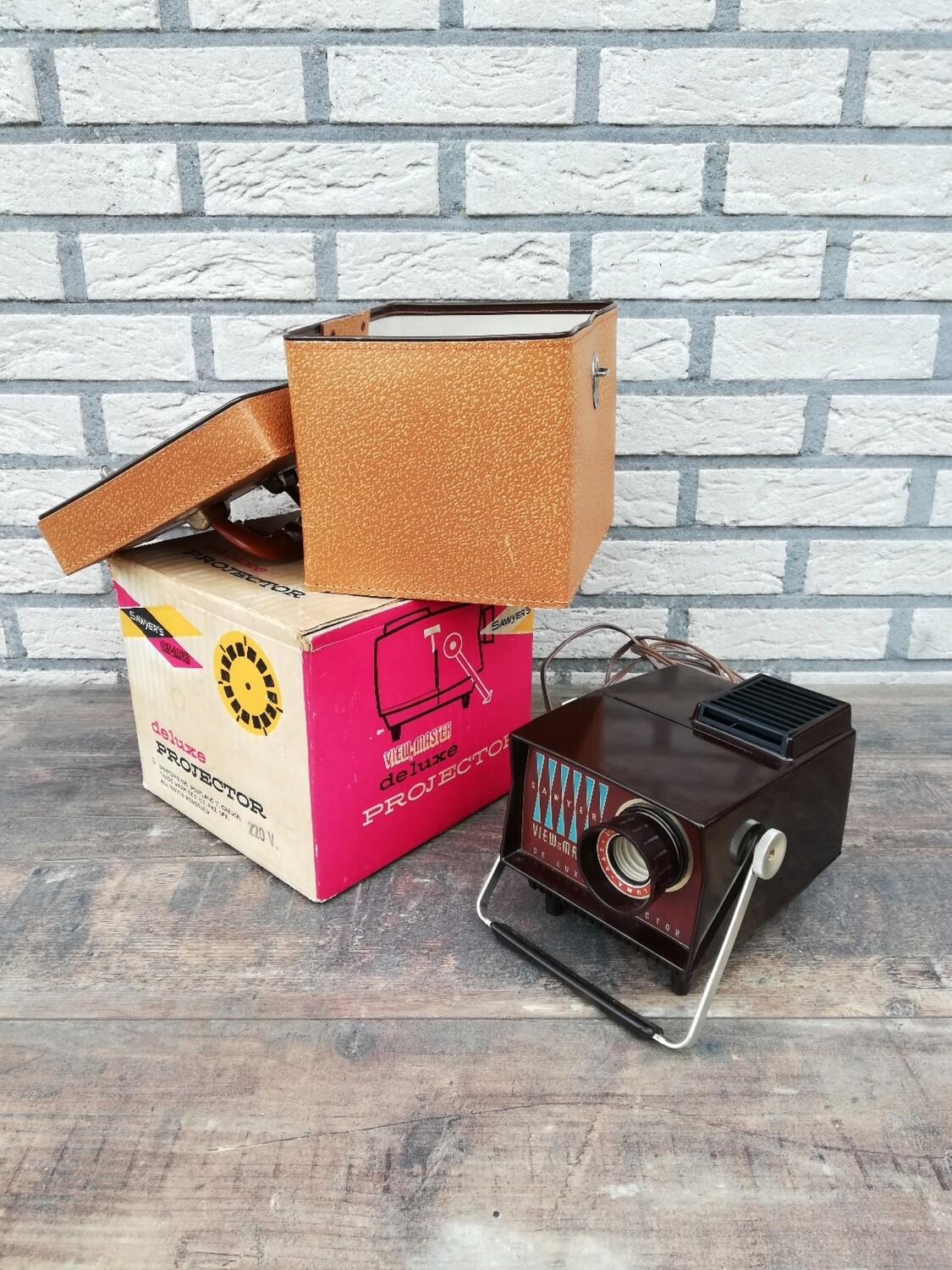 View-Master deluxe projector