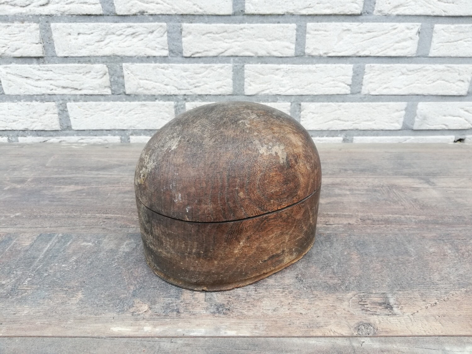 Old wooden hat mold, size 56 1/2