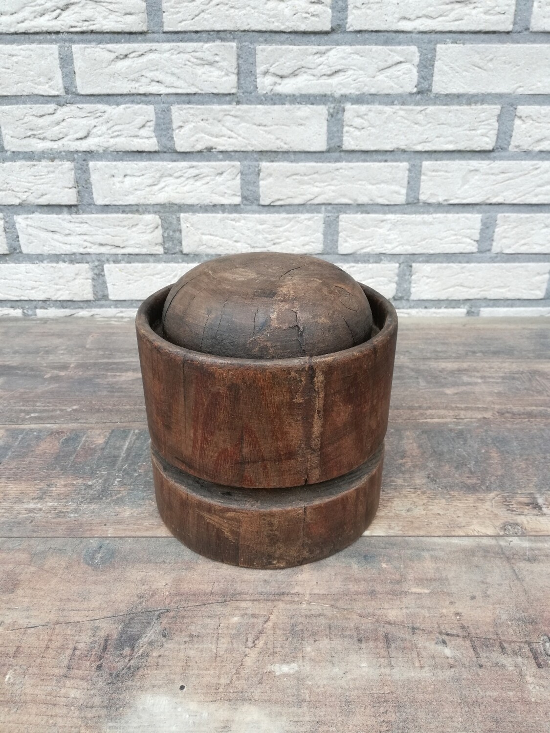 Old wooden hat mold, size 54 1/2