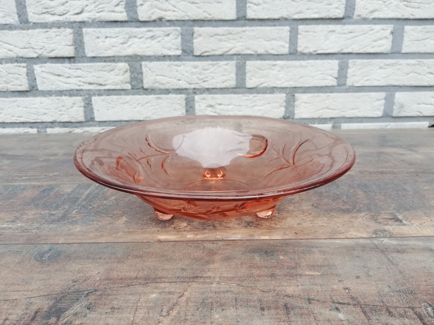 Glass art deco dowl