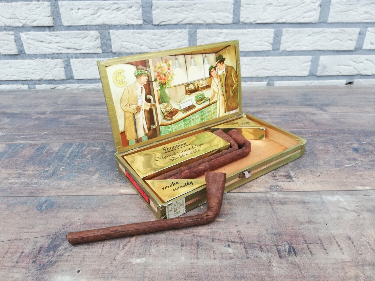 Box unique pipe shaped cigars