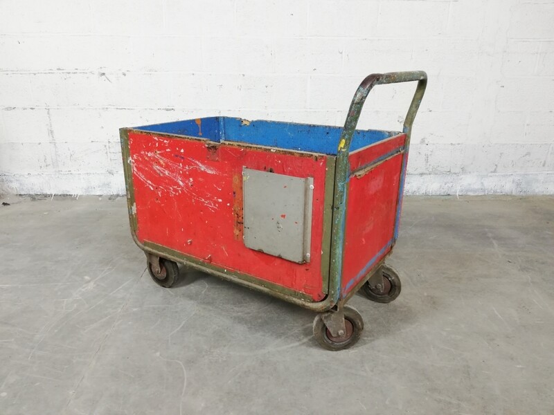Old transport cart