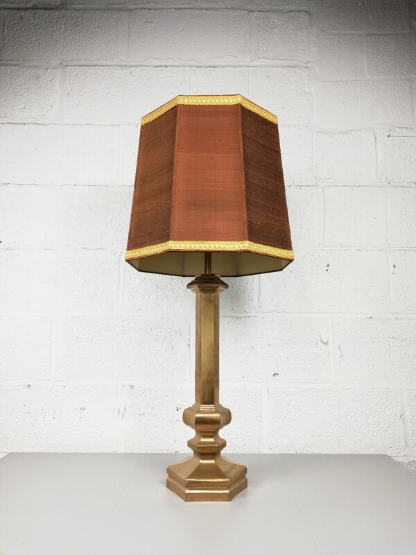Very large and heavy table lamp