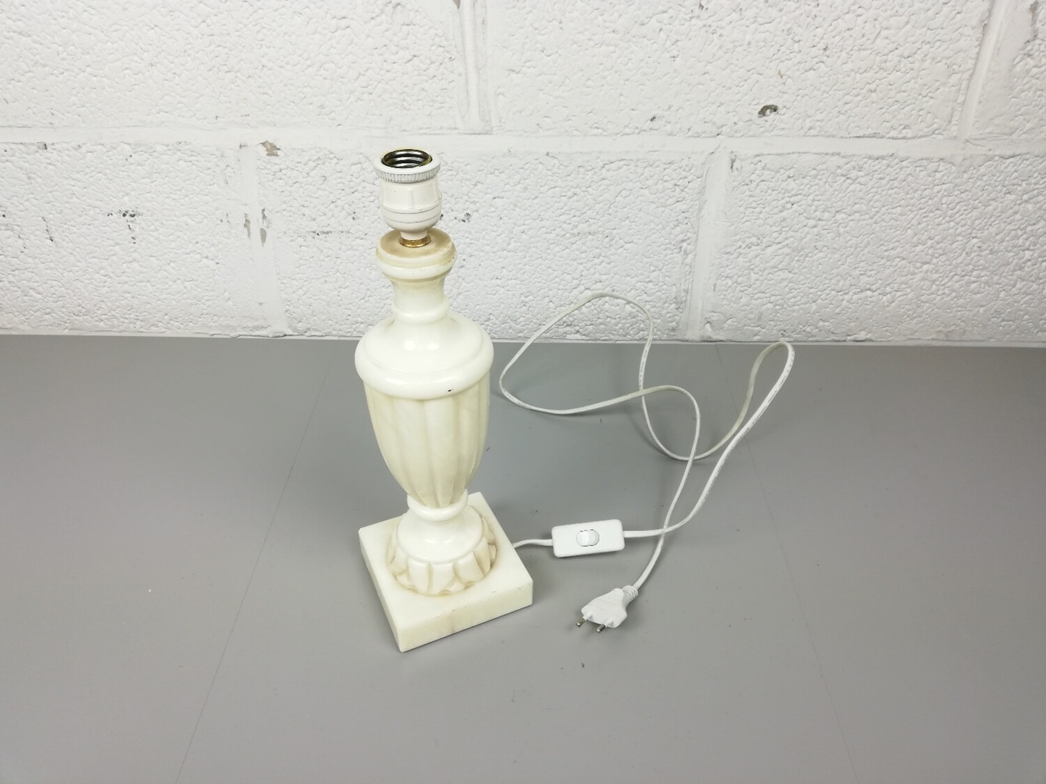 Albaster lamp base